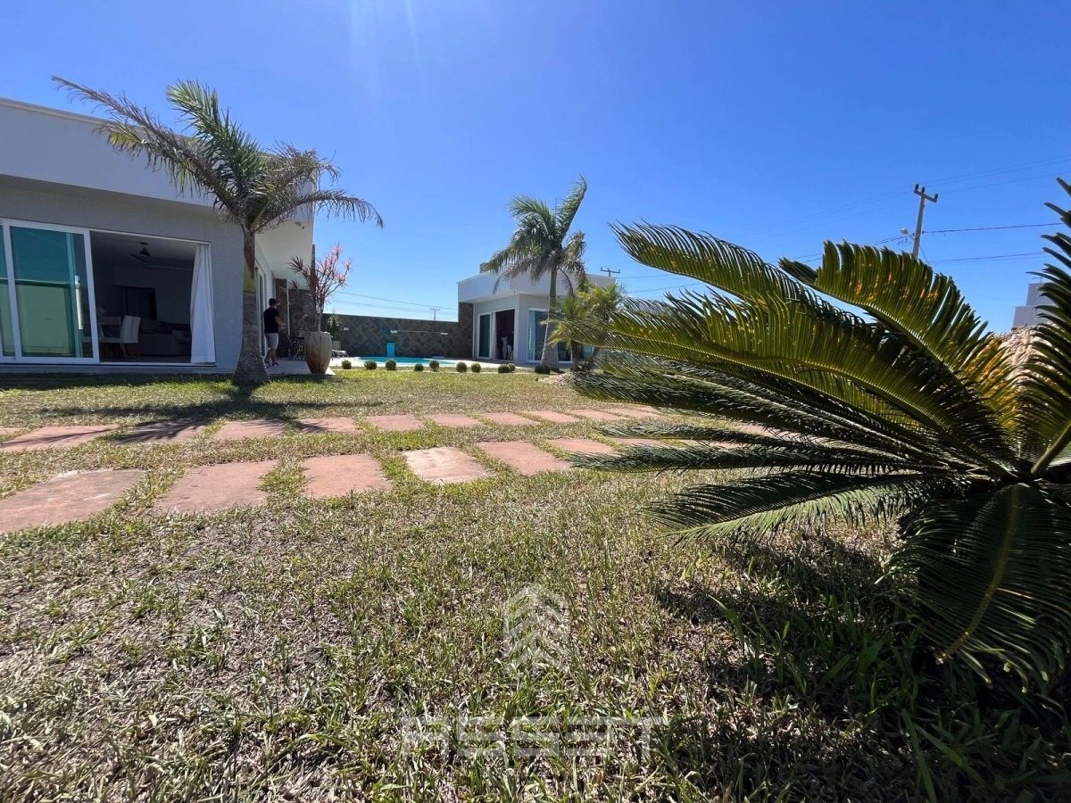 Jardim e área externa
