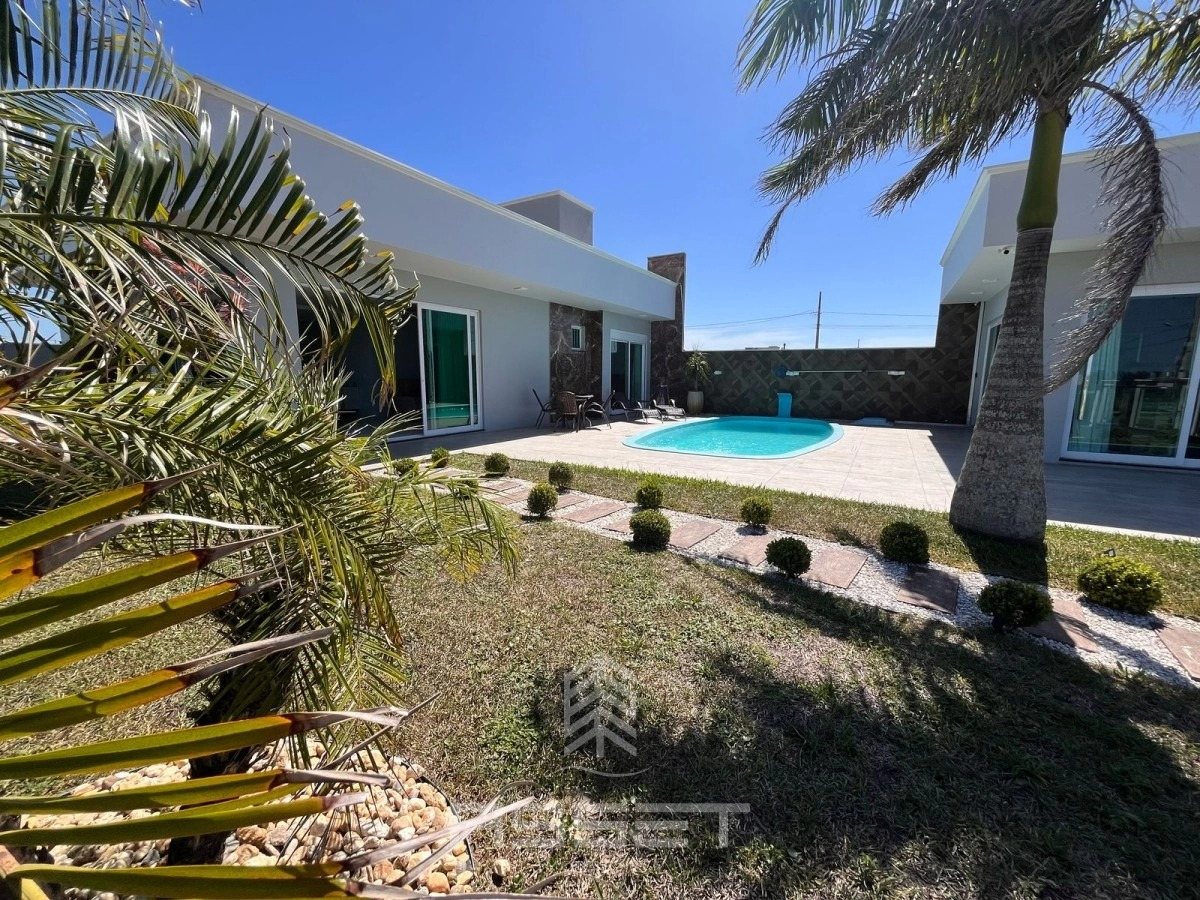 Área de lazer e piscina
