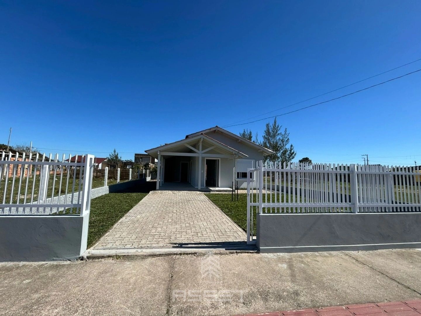 Casa cercada na Interpraias